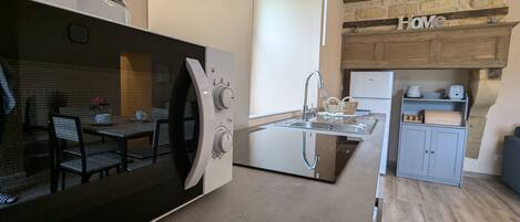Frigorifero, microonde, forno, lavastoviglie