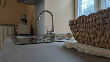 Kühlschrank, Mikrowelle, Geschirrspüler