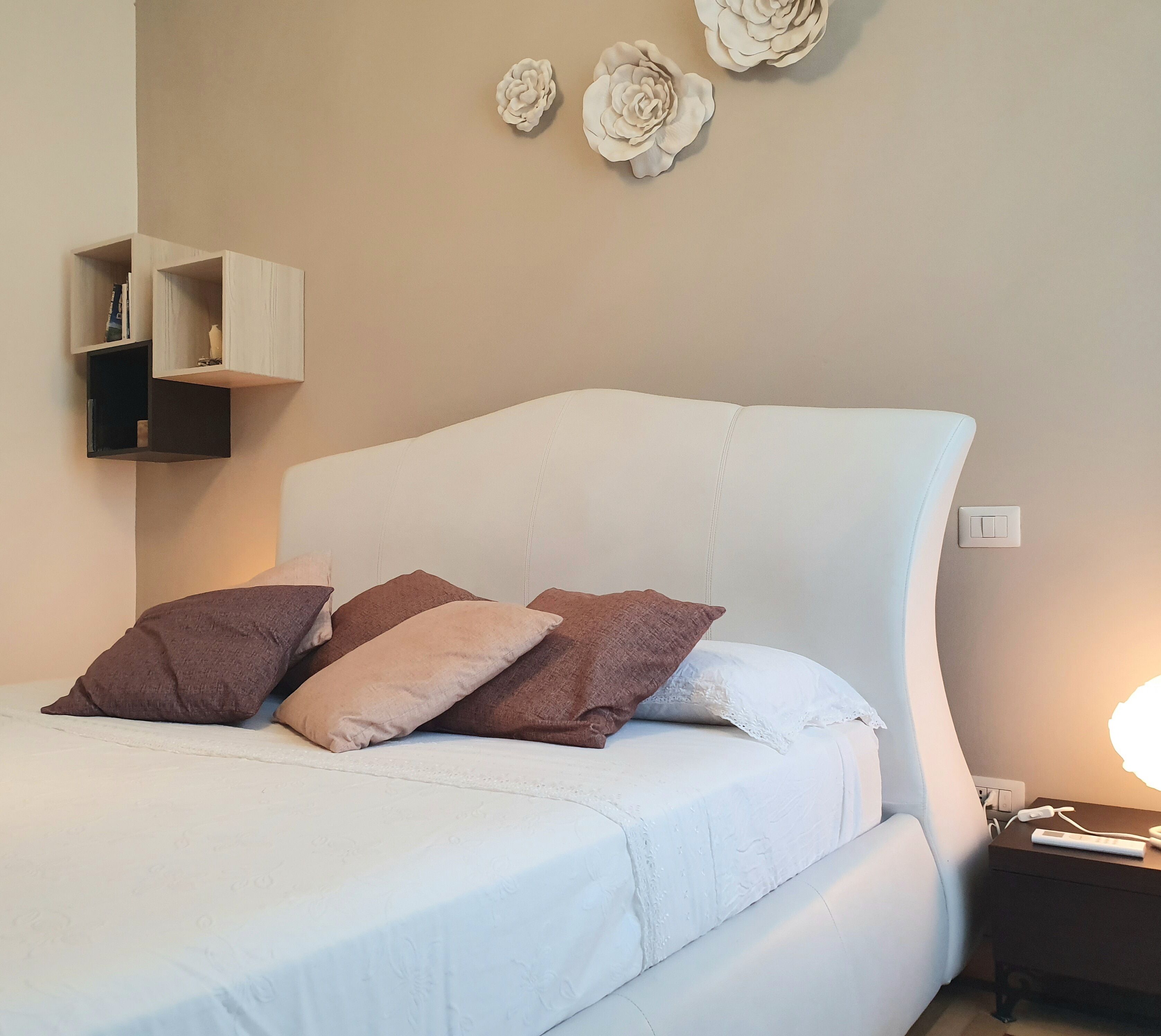 Apartament Comfort, vistes al pati | Decoració individual, mobiliari individual, escriptori i bressols 