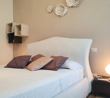 Apartamento Confort, vistas al patio | Decoración individual, mobiliario individual, escritorio