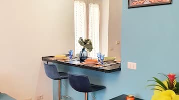 Comfort Apartment, Courtyard View | Living area | 65-inch Smart TV with satellite channels, TV, Netflix