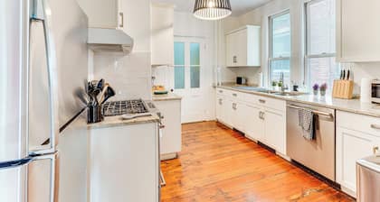 Charming Victorian Retreat w/ Hudson River Views