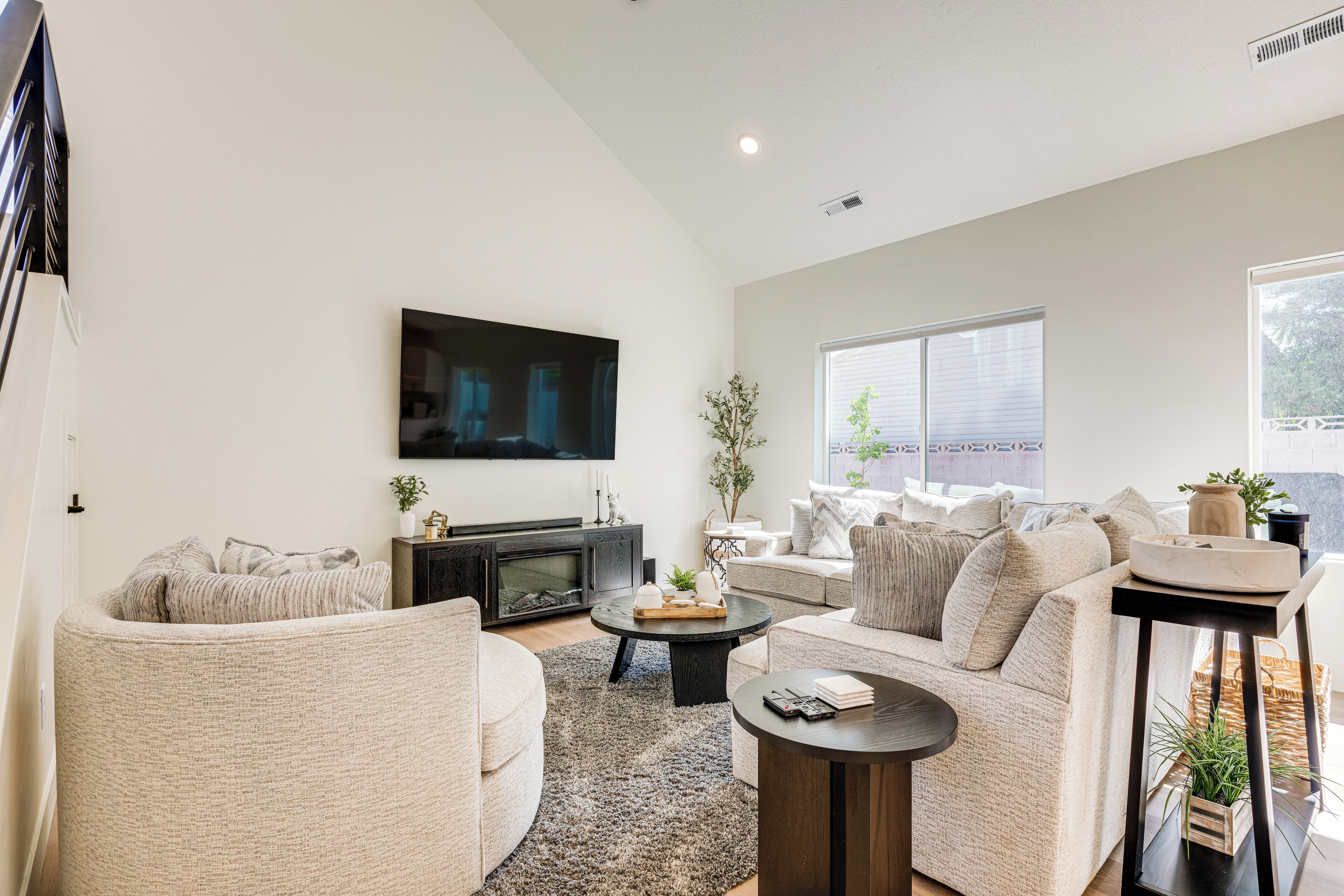 公寓 (5 Bedrooms) | 起居區 | 電視、壁爐