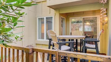 Apartment (3 Bedrooms) | Front of property