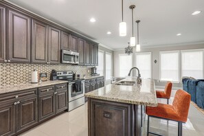 Microwave, oven, stovetop, dishwasher - Arabi Home w/ Deck: 7 Mi to Downtown New Orleans! (Arabi)