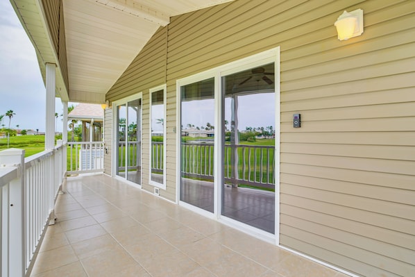 House (2 Bedrooms) | Interior - 5 Mi to Beaches: Sunny Port Isabel Golf Retreat (Port Isabel)