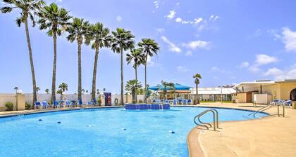 5 Mi to Beaches: Sunny Port Isabel Golf Retreat