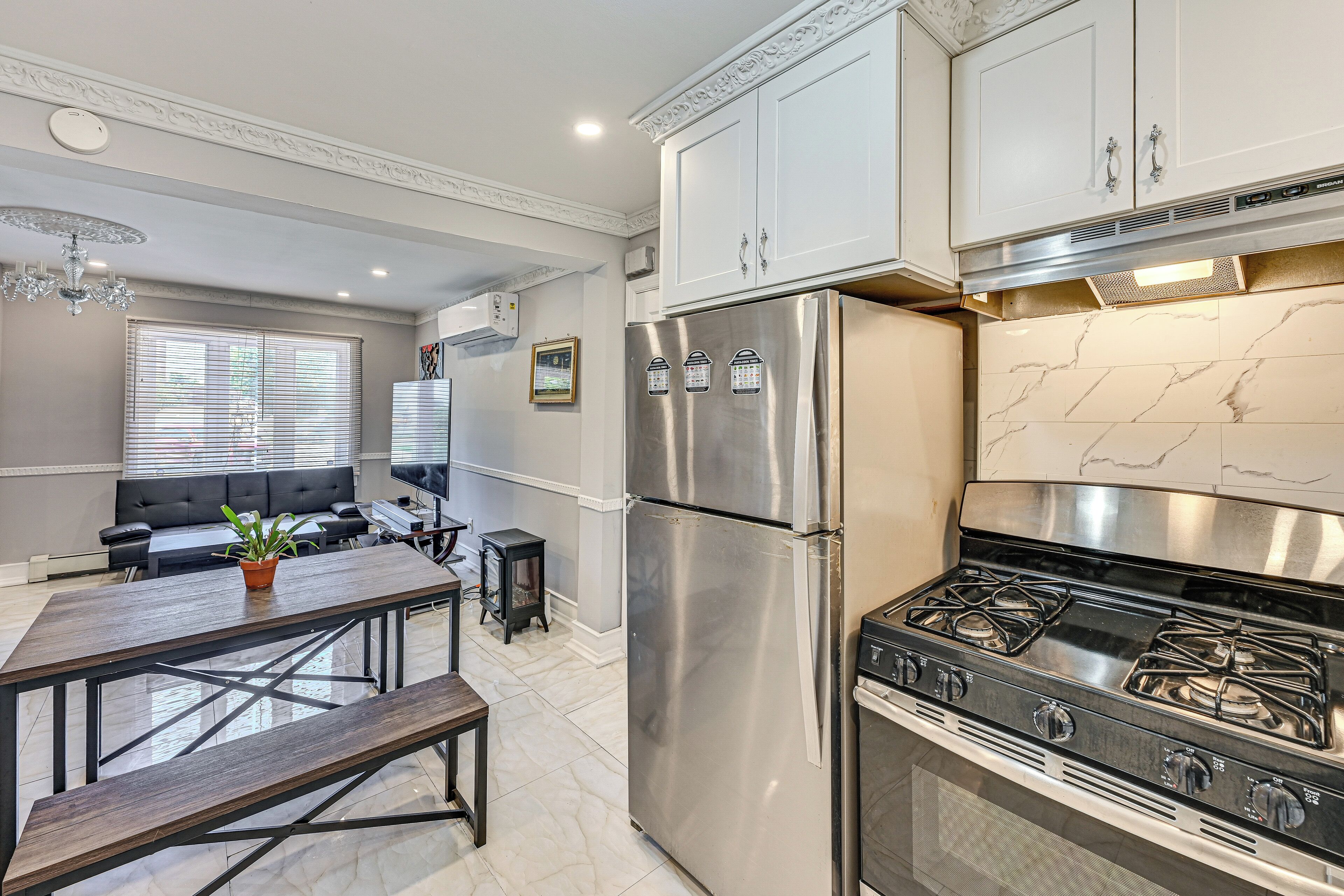 House (2 Bedrooms) | Interior