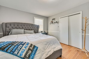 House (2 Bedrooms) | Interior - Pet-friendly Valley Stream Duplex - 1 Mi to Mall! (Valley Stream)