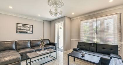 Pet-friendly Valley Stream Duplex - 1 Mi to Mall!