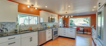 Medford Vacation Rental w/ En-suite Bathrooms!