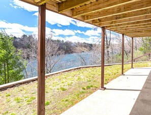 Property grounds - Deep Lake: 25 min to WI Dells, Family & Dog friendly (Oxford)