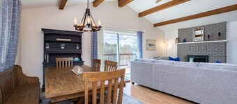 Private 3BR Lakefront | Firepit + Kayaks | Near WI Dells