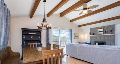Private 3BR Lakefront | Firepit + Kayaks | Near WI Dells