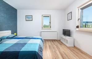 4 chambres, fer et planche à repasser, Wi-Fi gratuit, draps fournis
