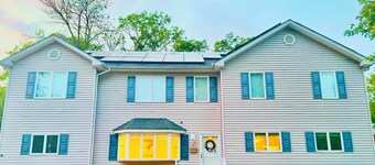 Spacious 6-bedroom house in Edison near TopGolf & Supercharge with AC, WiFi