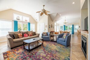 Smart TV, fireplace - Angel's Retreat C5124 - Pool, Cabana, Elevator, Pets, Rec Room, Open YR! (Corolla)