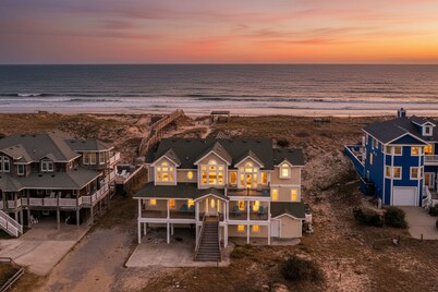 Sun King II - 4x4 Carova Beach, Oceanfront, Ocean View, Elevator, Pool, Hot Tub, Pets Ok