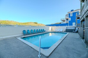 A heated pool - Sun King II - 4x4 Carova Beach, Oceanfront, Ocean View, Elevator, Pool, Hot Tub, Pets Ok (4x4 - Carova Beach)