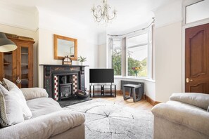 TV, fireplace, offices