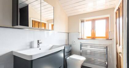 Host & Stay | The Willows