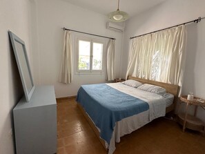 2 chambres, fer et planche à repasser, Wi-Fi, draps fournis