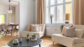 Apartment, 3 Bedrooms, Balcony, Garden View | Living room