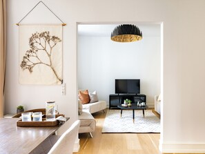 Appartamento, 3 camere da letto, balcone, vista giardino | Soggiorno