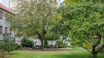 Apartment, 3 Bedrooms, Balcony, Garden View | Terrace/patio