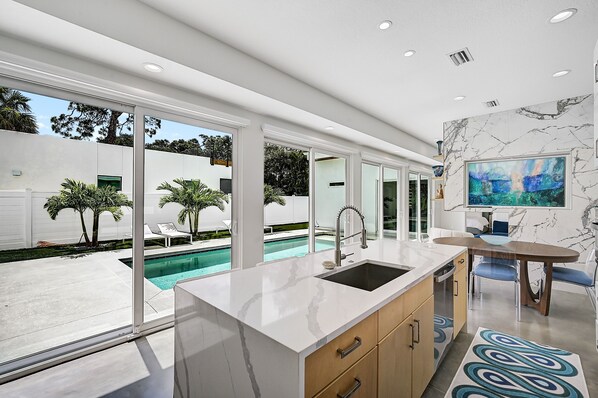 House, 3 Bedrooms | Private kitchen - Paradise Found 3 Bedroom Home by RedAwning (Sarasota)