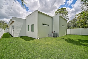 House, 3 Bedrooms | Garden - Paradise Found 3 Bedroom Home by RedAwning (Sarasota)