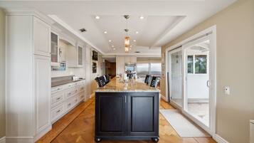 独立别墅, 4 间卧室 | 私人厨房 | 冰箱、烤箱、茶具/咖啡用具、烤面包机