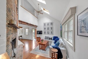 Casa, 4 quartos | Área de estar