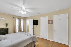 2 bedrooms, iron/ironing board, free WiFi