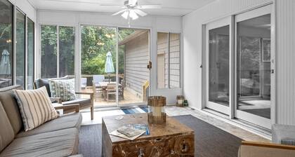 Cottage At Pine Knoll Shores 3 Bedroom Home by RedAwning