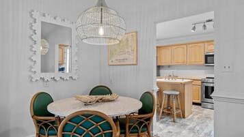 House, 3 Bedrooms | Dining