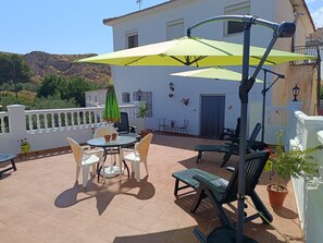 House | Outdoor dining