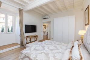 2 bedrooms, desk, iron/ironing board, travel cot - Amazing Domus Ruspoli (Roma)