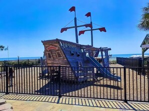 Children's area - Modern Luxurious private HOT TUB 2story beachside Villa (Myrtle Beach)