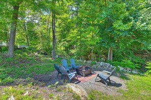 Property grounds - QUEEN ROOM IN LAKE GEORGE-1 (Lake George)