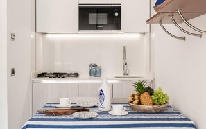 Superior Apartment, 1 Bedroom, Balcony | Private kitchen
