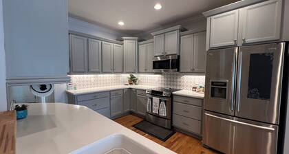 Peaceful Lake House with 2 Master Suites Only 15min from Fountain Inn or Laurens