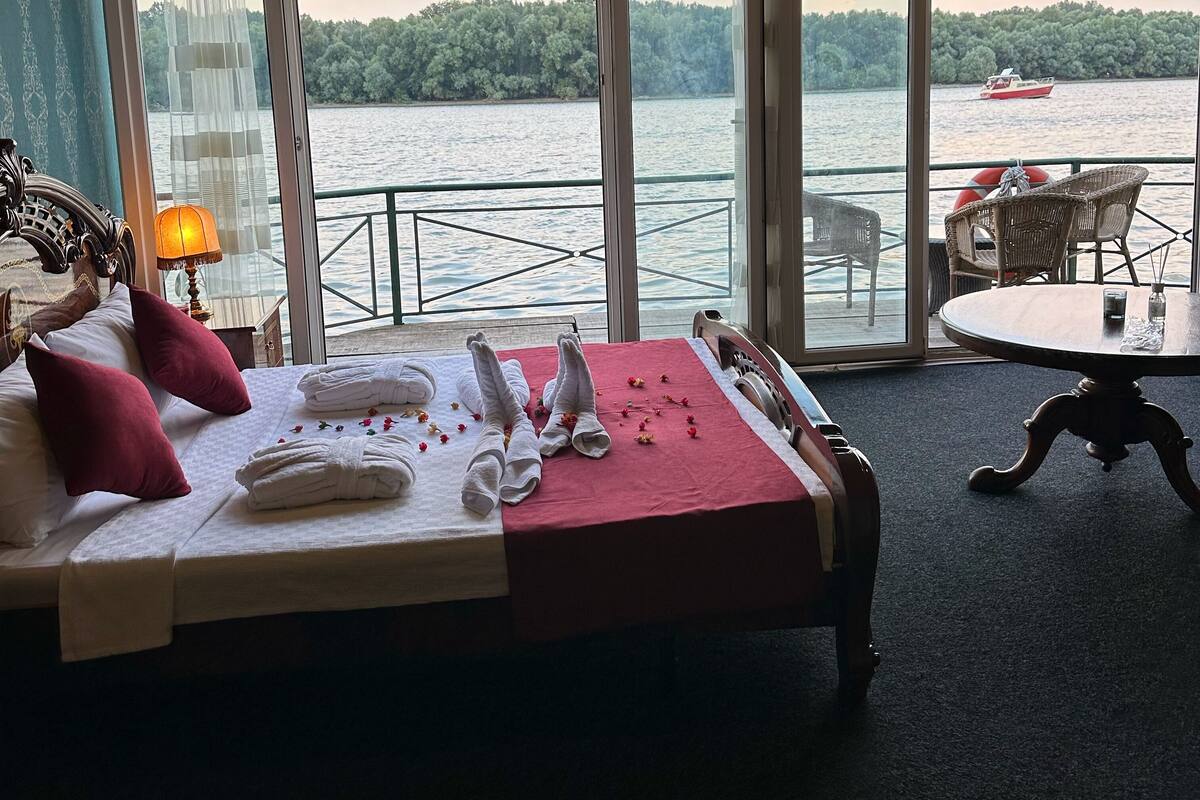 Deluxe-Doppelzimmer | Zimmersafe, schallisolierte Zimmer, kostenloses WLAN