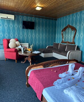 豪華雙人房 | 客房內保險箱、隔音、免費無線上網