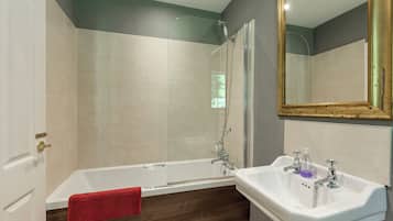Articles de toilette écologiques, sÚche-cheveux, serviettes fournies