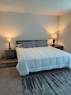 5 habitaciones, tabla de planchar con plancha, wifi y ropa de cama 