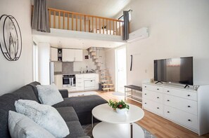 Smart TV - Modern Guest House, Near the Beach on Öckerö (Västra Götalands län)