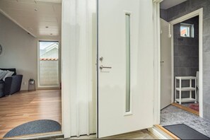 Interior - Modern Guest House, Near the Beach on Öckerö (Västra Götalands län)