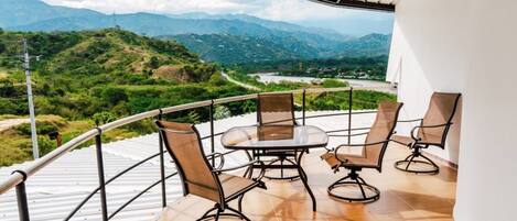 Comfort Double Room, 1 King Bed, Balcony, Mountain View | Terrace/patio