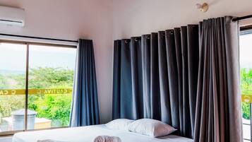 Comfort Double Room, 1 King Bed, Balcony, Mountain View | Desk, blackout drapes, free WiFi, bed sheets